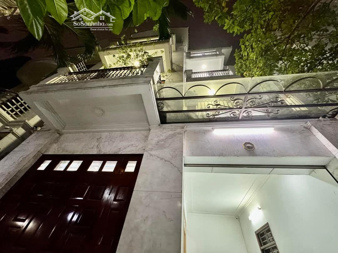 Nhà Đẹp Sân Vườn- Ngã Ba Vạn Bảo Kim Mã- Núi Trúc- Nhà Dân Xây Chất Lượng- Hai Thoáng- 10M Ra Ô Tô
