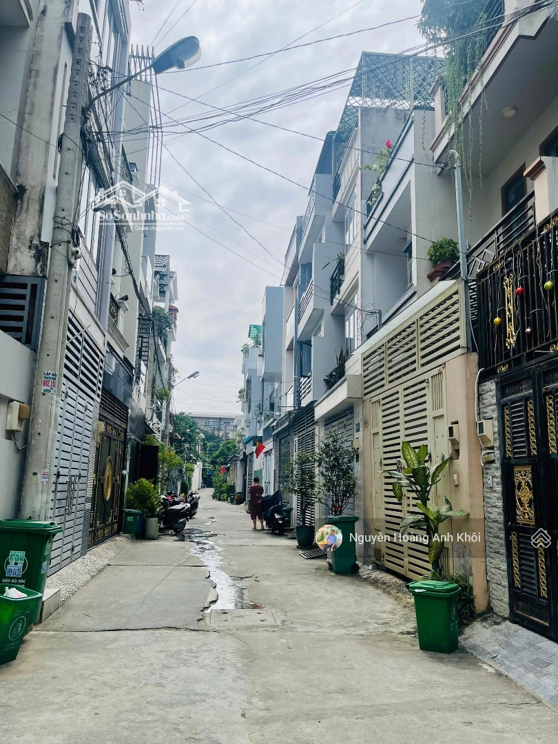 Bán Gấp Nhà 5 X 20M, 100M2, 3 Tầng , Hẻm Xe Hơi Phạm Văn Đồng Thông Thoáng, Nhà Mới Ở Ngay