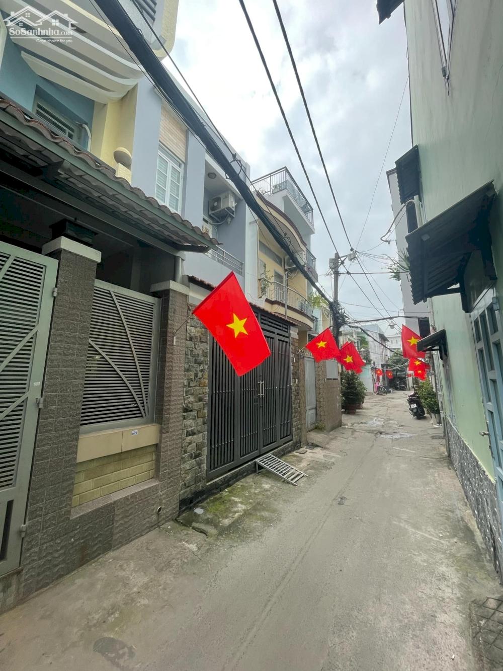 Bán nhà (4 x 17.3)m , Hẻm xe hơi Đường Trường Chinh, Tân Phú