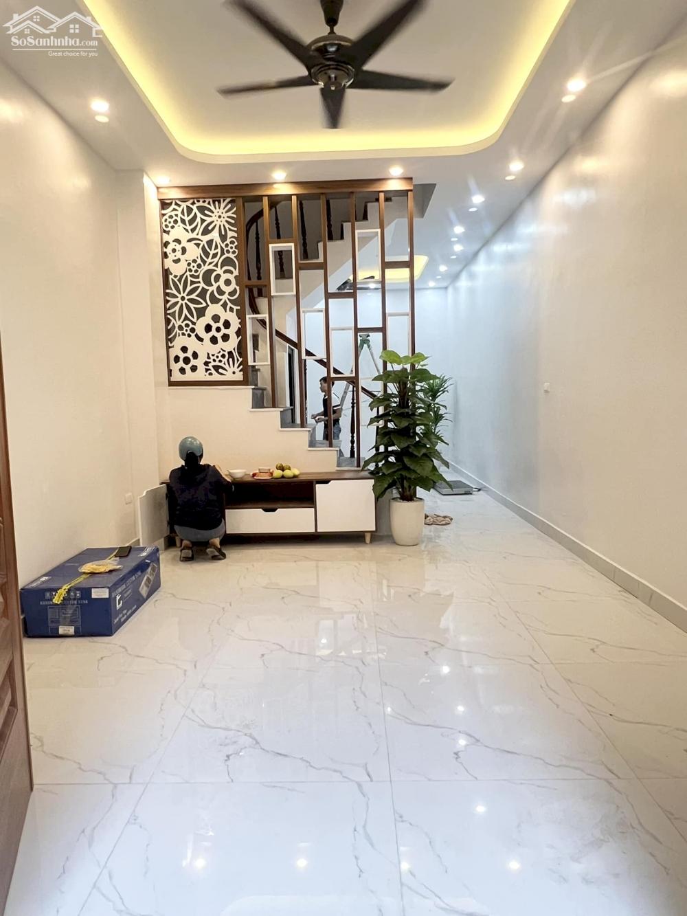 BÁN NHÀ 5 TẦNG GẦN NGÃ TƯ XÃ ĐÀN – TRUNG PHỤNG, NGÕ THÔNG, NHÀ 5 TÂGF ĐẸP Ở NGAY.