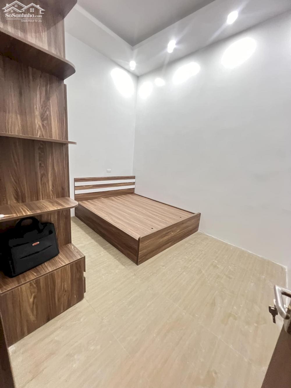 BÁN NHÀ 5 TẦNG GẦN NGÃ TƯ XÃ ĐÀN – TRUNG PHỤNG, NGÕ THÔNG, NHÀ 5 TÂGF ĐẸP Ở NGAY.
