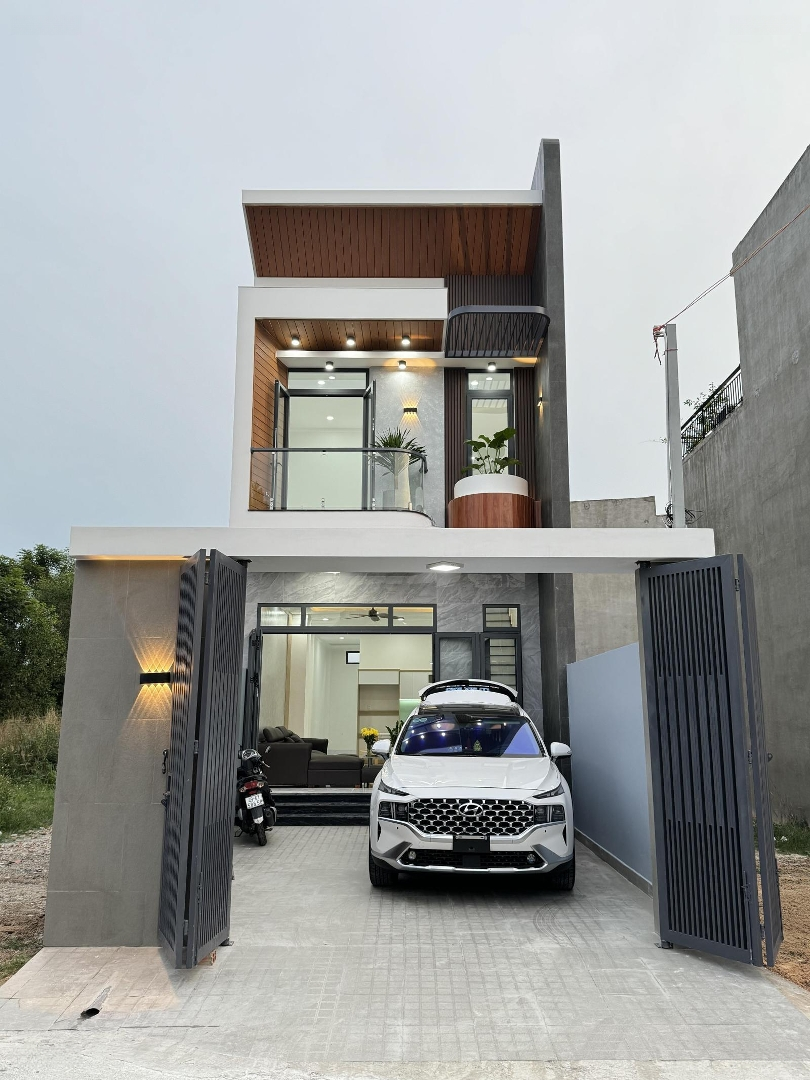 Nhà Trệt Lầu Mới Gần Trung Tâm Tp Mới Full Nội Thất 5X20M Chỉ 3.75 Tỷ