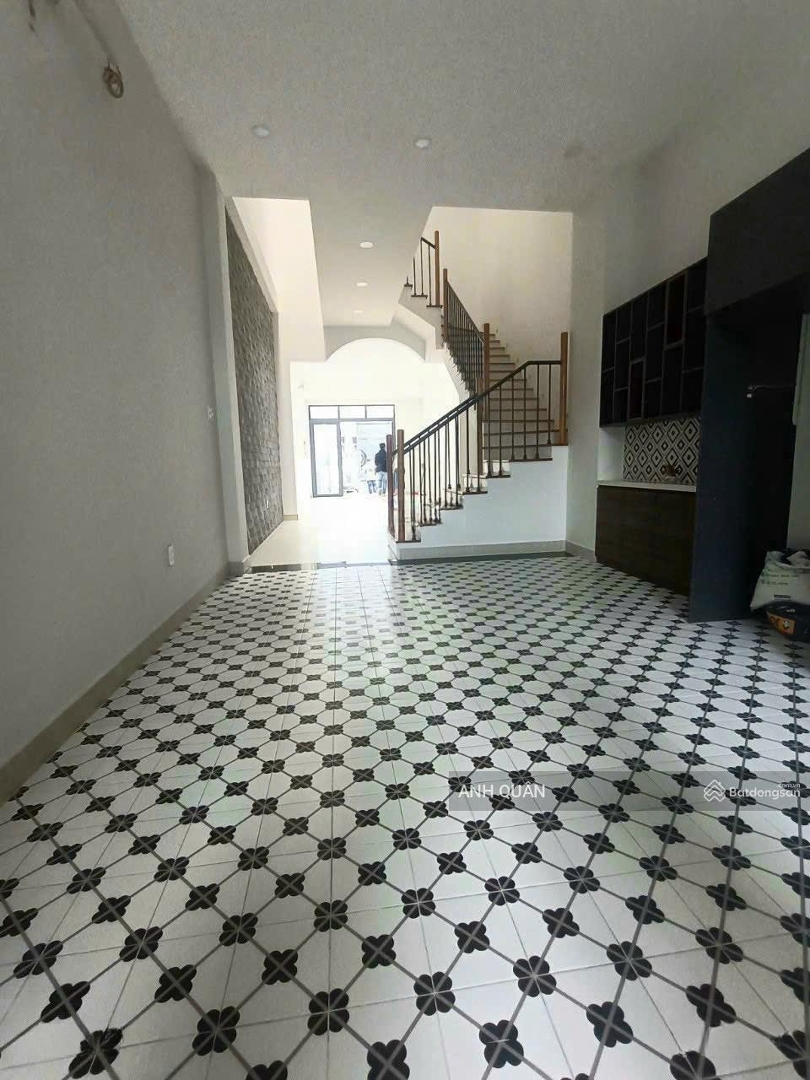 Ngộp Vốn Cần Bán Nhà Lê Thị Chợ, P. Phú Thuận, Quận 7, Giá Bán 3,99 Tỷ/112M2, 1 Trệt 3 Lầu, 4 Phòng Ngủ Sổ Sẵn