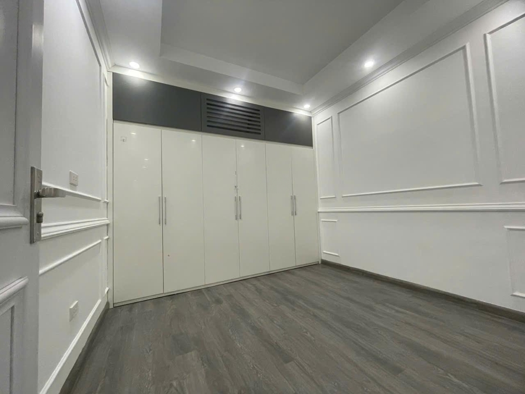 Bán Nhà Trong Ngõ 122 Định Công Thượng,Diện Tích40M2, 4 Tầng. Giá Bán 8,3 Tỷ Thương Lượng