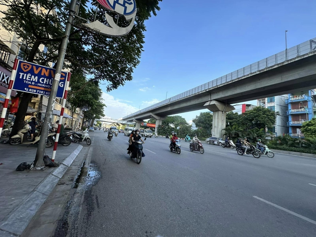 Rẻ Như Cho, 55M2 3 Tầng, Giá Bán 9 Tỷ, Ngay Mặt Đường Nguyễn Trãi, Quận Thanh Xuân, Kinh Doanh Sầm Uất