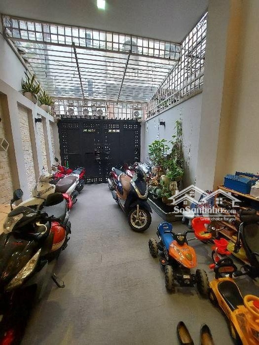 Chính Chủ Bán Nhà 4 Phòng Ngủngay Góc Cửu Long Sát Sân Bay Xe Hơi Ngủ Trong Nhà Chỉ 18,6 Tỷ