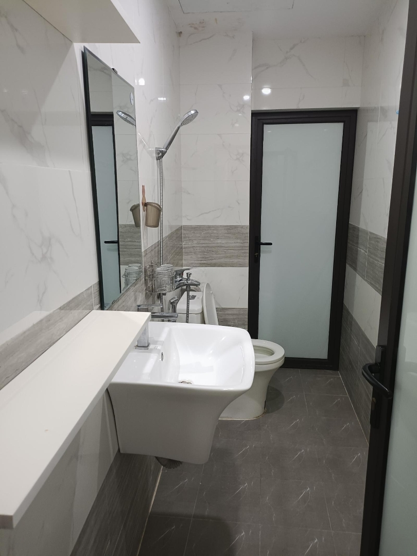 Cho Thuê Căn Hộ Phố Nguyễn Sơn 44M2 Full Đồ Có Ban Công, Nhiều Ánh Sáng Giá Bán 5.5 Triệu: Liên Hệ: 0916393862