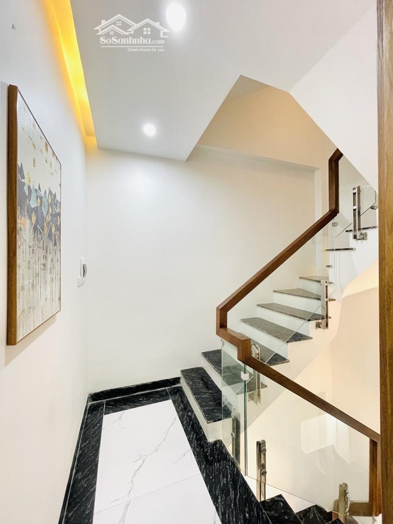 Hoa Hậu Đón Tết- Mễ Trì Thượng Nam Từ Liêm- Full Nội Thất- Cách Phố 30M- 35M, 5 Tầng, 6.X Tỷ.
