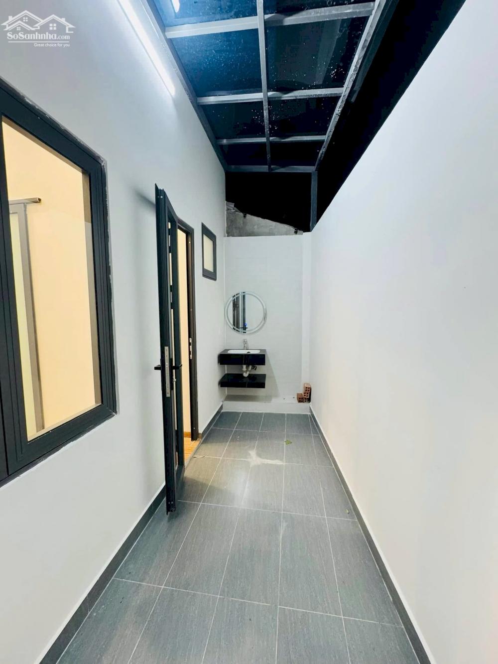 BÁN NHÀ 3 TẦNG MỚI XÂY - FULL NỘI THẤT - GẦN BIỂN  Vị trí: đường Triệu Quang Phục, P. Vĩnh Hoà, Nha Trang. Diện tích đất: 60m² (sổ công nhận 52,6m²