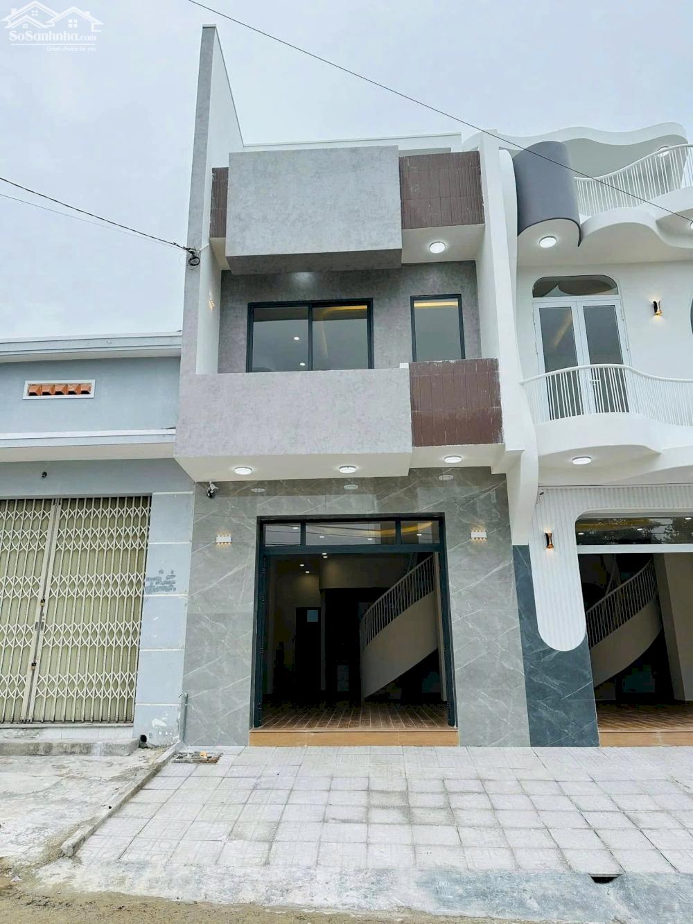 BÁN NHÀ 3 TẦNG MỚI XÂY - FULL NỘI THẤT - GẦN BIỂN  Vị trí: đường Triệu Quang Phục, P. Vĩnh Hoà, Nha Trang. Diện tích đất: 60m² (sổ công nhận 52,6m²
