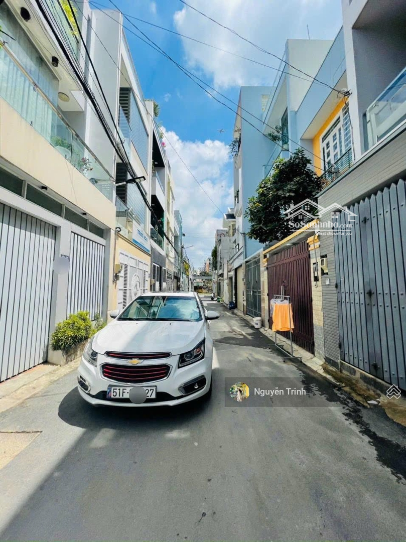 7 Tỷ Nhỉnh Nhà 3 Tầng Siêu Đẹp -Có Gara Ôtô, Nội Thất Cao Cấp,Gần Bệnh Viện Đa Khoa Thủ Đức.ở Ngay