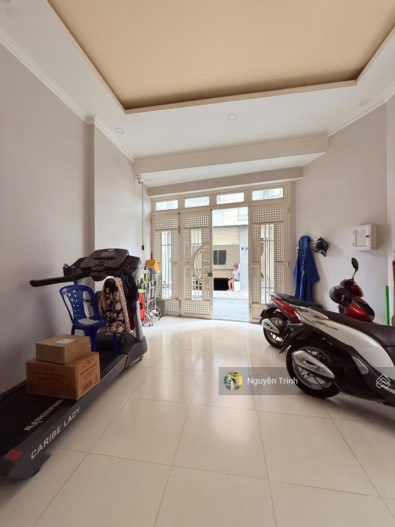 Nhà Góc 2 Mặt Tiền Thông Thoáng, Kd Văn Phòng, Spa,Gần Hoàng Diệu 2.Xây Kiên Cố.ngang 4.7.Vuông Vức