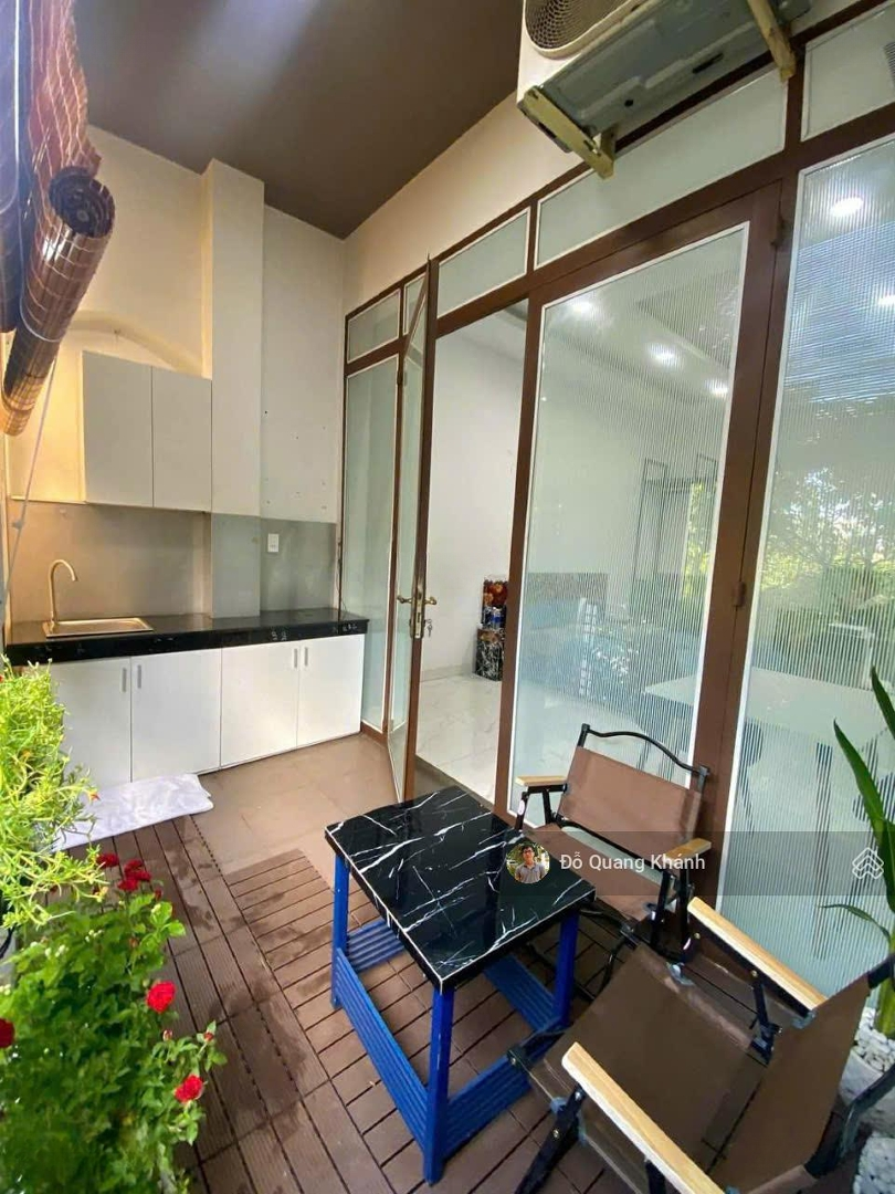 Cho Thuê Căn Hộ 1 Phòng Ngủ, Tách Bếp Ban Công, Khu K300, Gần Sân Bay Tân Sơn, Tại Đường Xuân Hồng