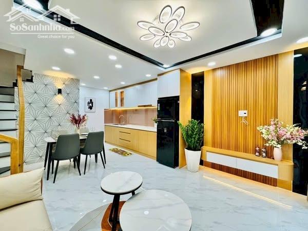 Nhà  Đường Nhiêu Tứ Phường 7 Quận Phú Nhuận.