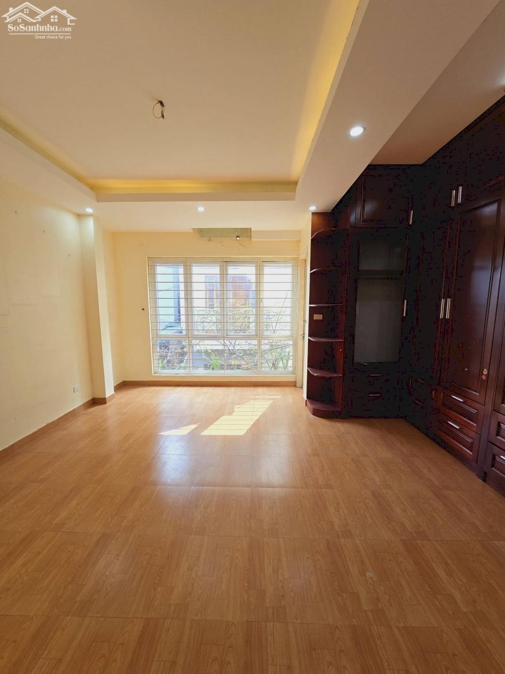 Cần bán gấp nhà phố Kẻ Vẽ 77m2, 4T, ô tô vào nhà hơn 10 tỷ