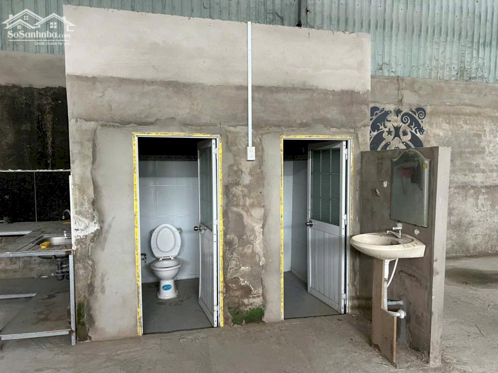 Cho thuê kho xưởng 350m² mặt tiền ngang 10m đường Võ Văn Kiệt, P. Long Hoà, Q. Bình Thuỷ, TP. Cần Thơ, có điện 3 pha, lộ Container, thuê 20 triệu/ tháng