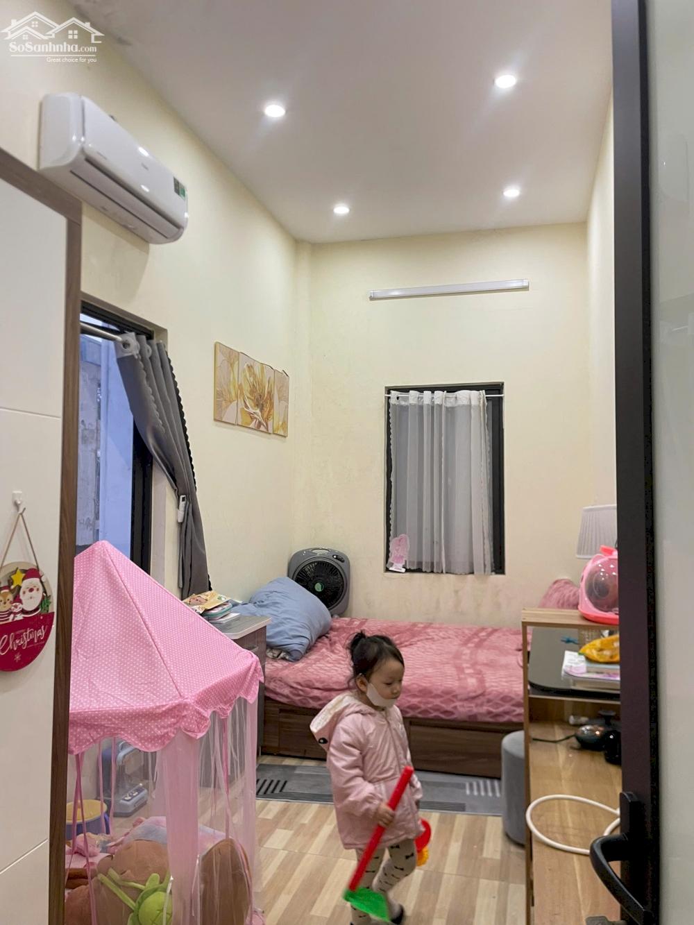 BÁN NHÀ 1.5 TỶ 2.5 TẦNG 51M2 ( HƯỚNG NAM ) NGÕ ĐIỆN BIÊN