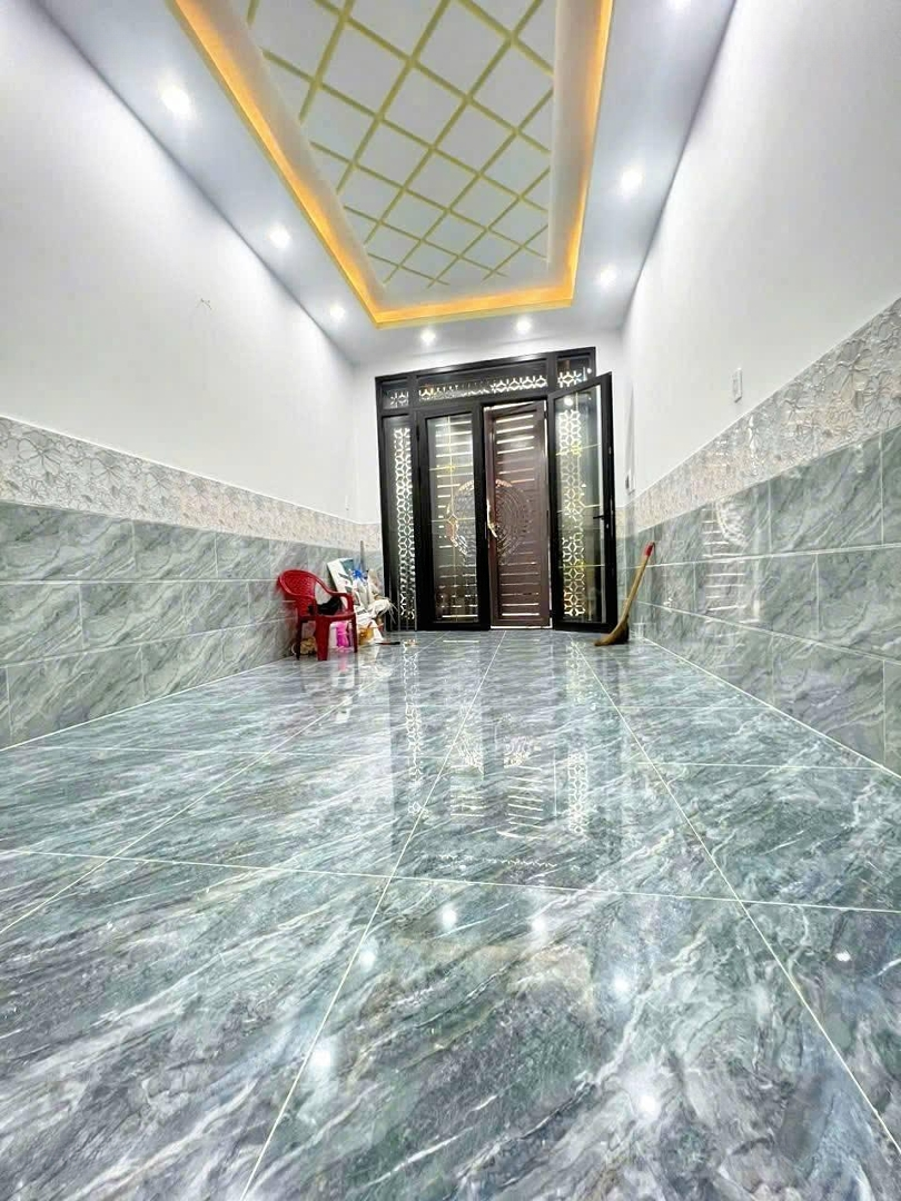 Bán Nhà Quận 4, 4 Tầng Hoàn Công, 2 Mặt Tiền Đường Số Xe Hơi Trước Và Sau, Khu Vĩnh Hội !