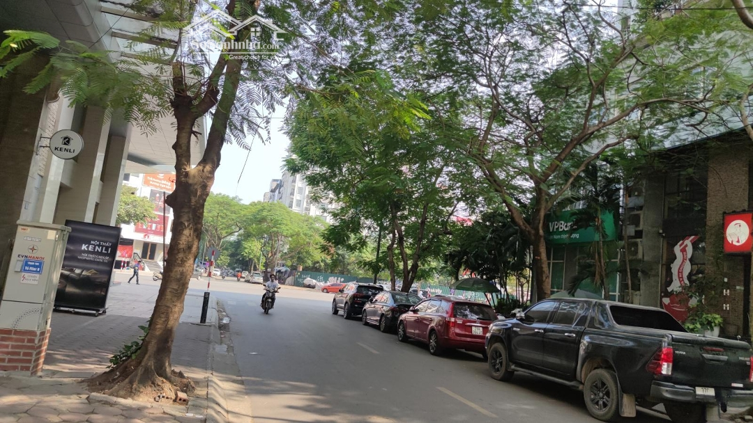 Chính Chủ Cần Bán Lô Đất Sầm Uất Nhất Cầu Giấy, Lô Góc, Mặt Tiền 15M. Giá Bán 68.5 Tỷ