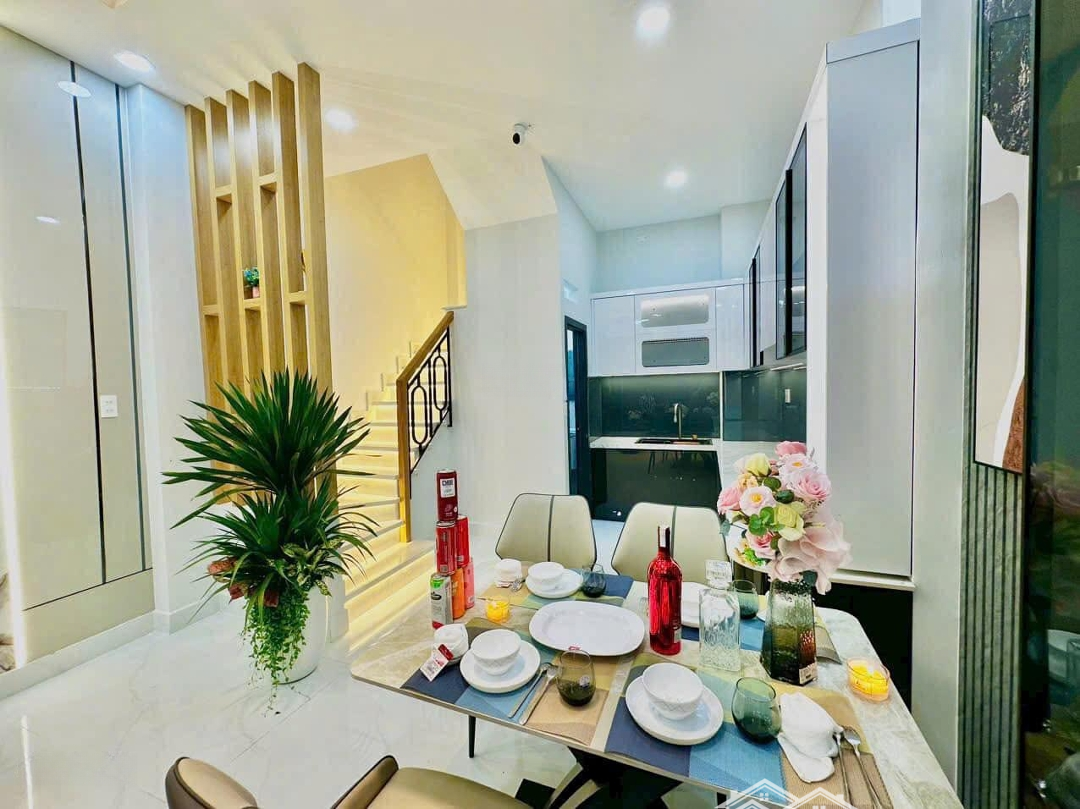 Cực Phẩm Nhà Cho Thuê 28 Triệu Ngay An Bình - Quận 5. Giá Bán 3 Tỷ260/ 70.3M2 Cách Chợ Hòa Bình 250M