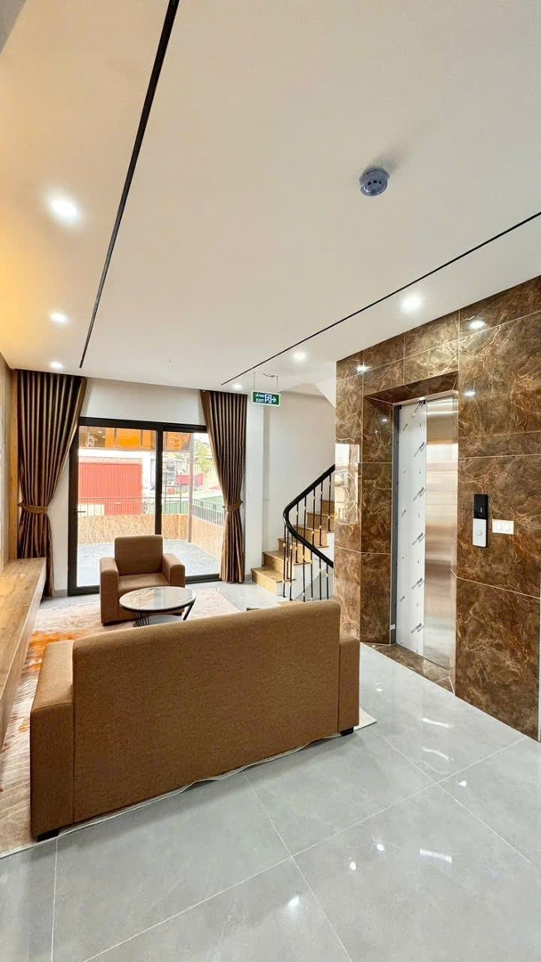 Siêu Phẩm! 70M X 6 Tầng Thang Máy - Bạch Mai - Trần Khát Chân - Phố Huế, 30M Ra Phố, Quanh 11 Tỷ.