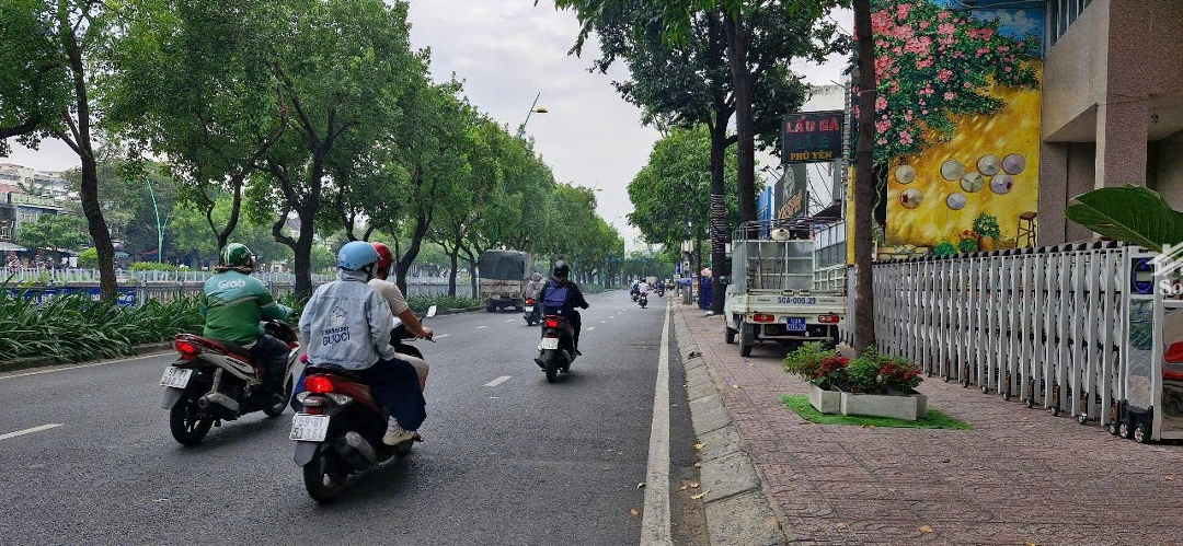 Phú Nhuận, P. 13, Nhà Phố Trường Sa, Gần Ubnd, Cn, 54M2, Ngang 4,3M, 7,4 Tỷ Tl