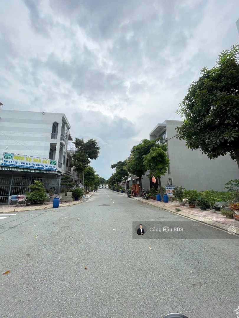 Bán Lô Đất Kdc Phú Mỹ Hiệp- Tp. Dĩ An. Sát Chung Cư Bcons. Diện Tích: 60M2. Đường 12M. Giá: 2.45 Tỷ Tl