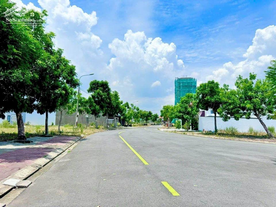 Cần bán gấp lô Sát trường ĐH Phan Châu Trinh, cách ĐH FPT ĐÀ NẴNG 300m