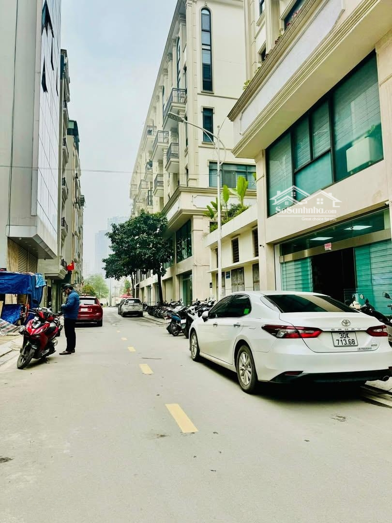Mảnh Đất Vàng-Lê Văn Lương- Diện Tích: 180M Nhỉnh 50Tỷ-Cách Phố 20M-Ô Tô Tránh-Vỉa Hè-Kinh Doanh-Xây Toà Nha