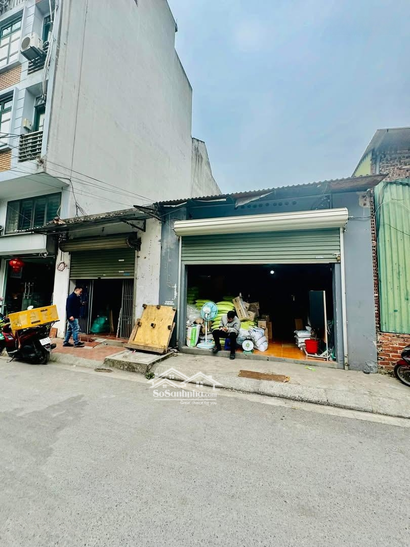 Mảnh Đất Vàng-Lê Văn Lương- Diện Tích: 180M Nhỉnh 50Tỷ-Cách Phố 20M-Ô Tô Tránh-Vỉa Hè-Kinh Doanh-Xây Toà Nha