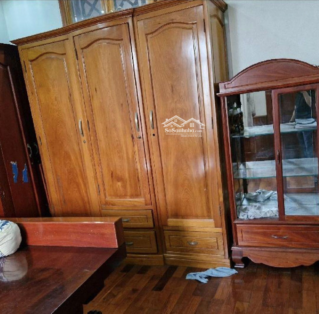 Nhà Mặt Phố - Mặt Tiền Đầy Đủ Công Năng, Toàn Bộ Sàn Và Tường Cầu Thang Ốp Gỗ Tự Nhiên
