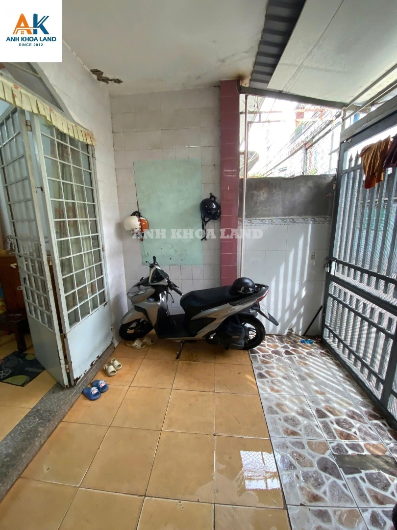 Gấp Bán! Căn Nhà 2 Tầnghẽm Xe Hơiđường Tây Hoà, Phường Phước Long A - 60M2