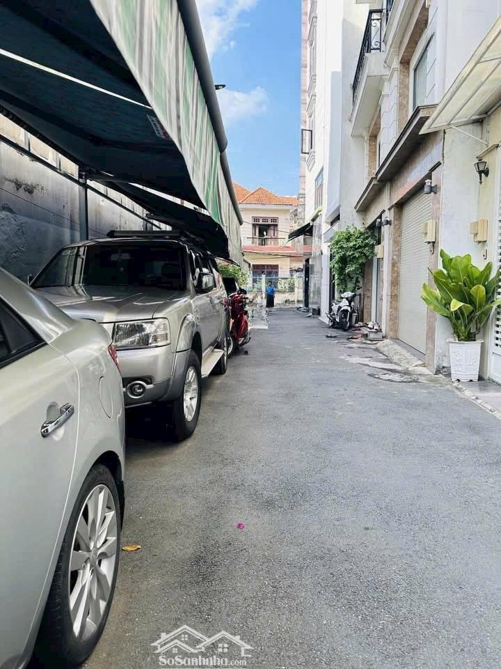 Bán Căn Hộ Dịch Vụ 5 Tầng Có Thang Máy , Đang Khai Thác 70 Triệu Tháng Đường Xe Hơi Ngay Đh Công Nghiệp