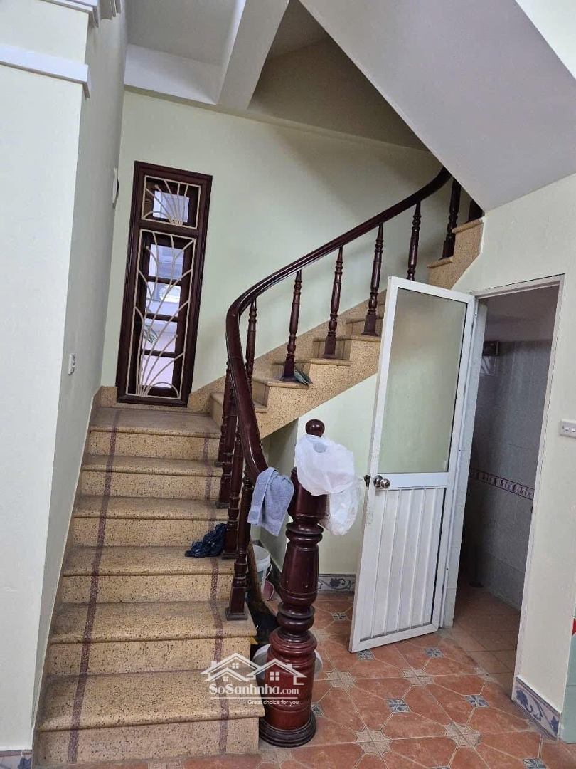 Bán Gấp Nhà 37M2 Sđcc, Phố Thạch Cầu, Q. Long Biên, 3.6 Tỷ