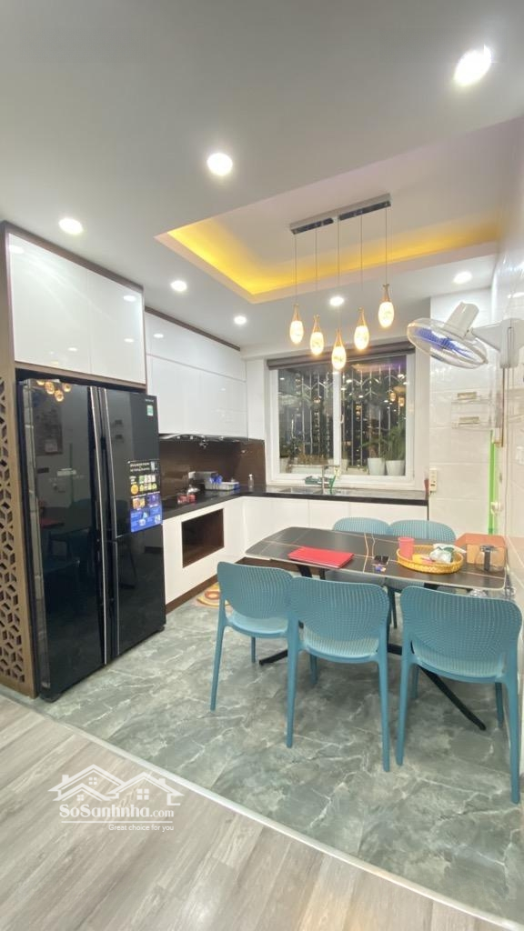 Chính Chủ Cần Bán Gấp Chung Cư Mặt Đường Lê Đức Thọ, Cầu Giấy. 100M2, 3 Phòng Ngủ 6,3 Tỷ, Tầng Trung