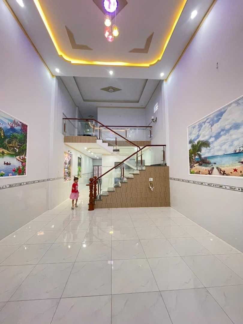 Cho Thuê Nhà Mặt Tiền Đường Chính Đẹp Keng Gần Ngã Ba Nguyễn Thái Học