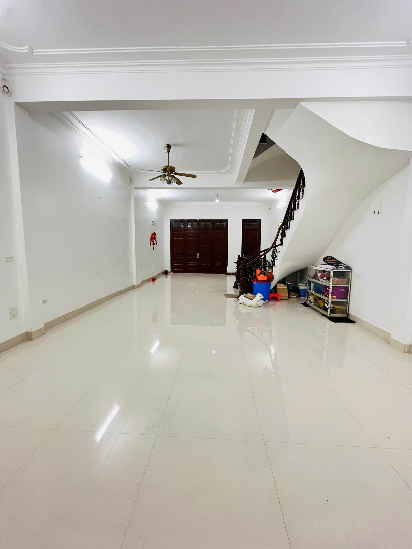 Chính Chủ Cho Thuê Mặt Bằng Tầng 1 Khu Đấu Giá Yên Xá Diện Tích 100M2, Mặt Tiền 6 Mét