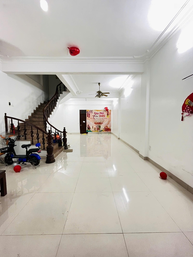 Chính Chủ Cho Thuê Mặt Bằng Tầng 1 Khu Đấu Giá Yên Xá Diện Tích 100M2, Mặt Tiền 6 Mét