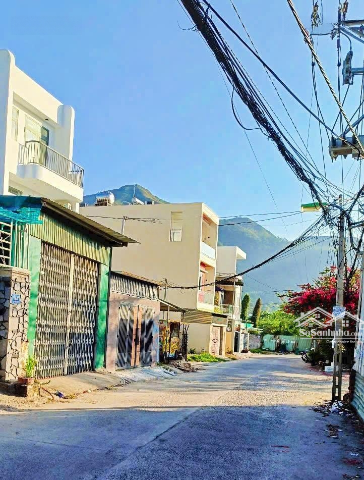 [ Nhà Mặt Tiền Đường Nguyễn Chích - 3,5 Tỷ ] ** Sát Đường 2/4