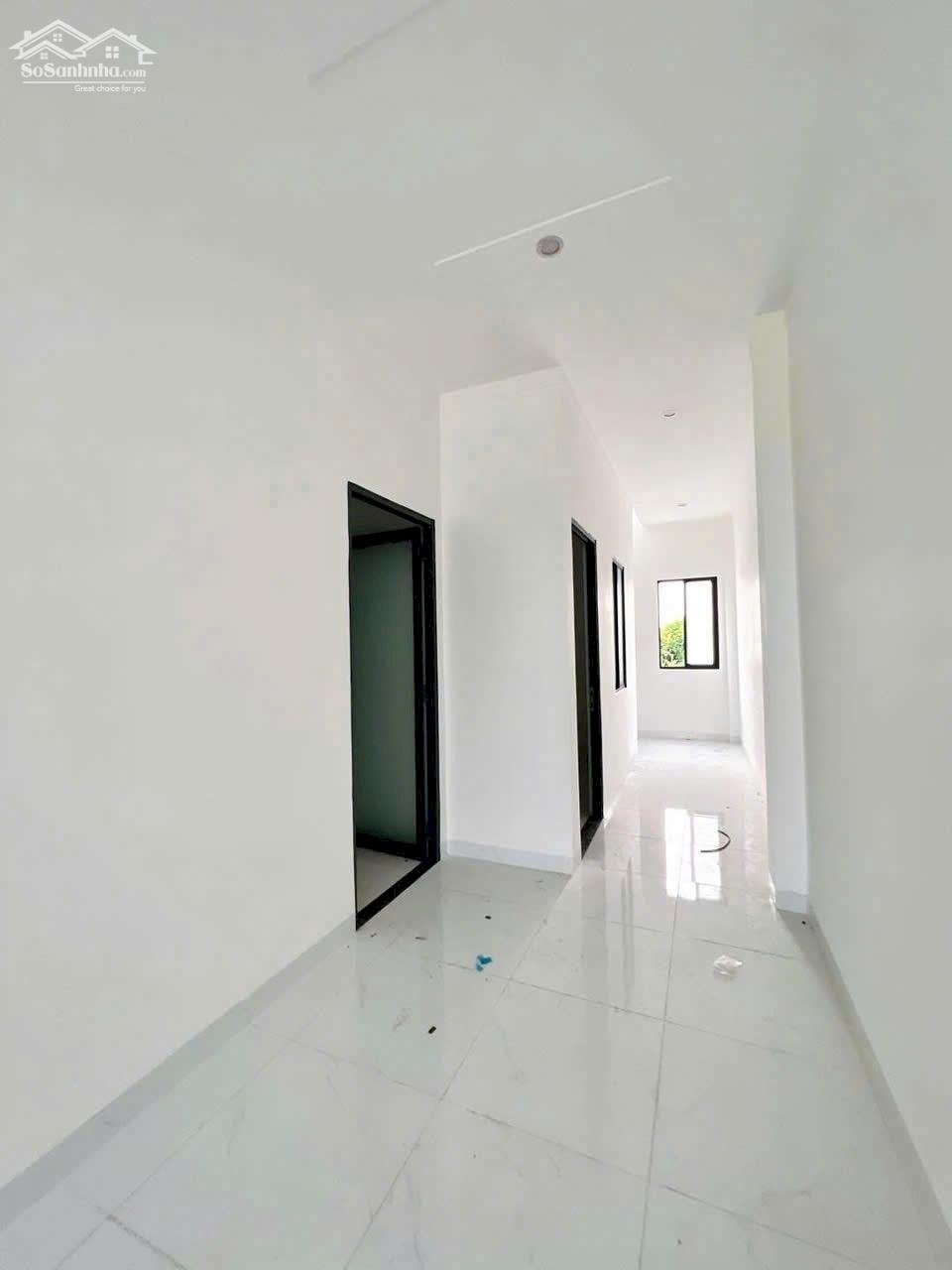 EM CẦN NHƯỢNG LẠI CĂN 2 LẦU SHR CHỈ 600TR SỞ HỮU GIÁP PHƯỜNG BỬU LONG