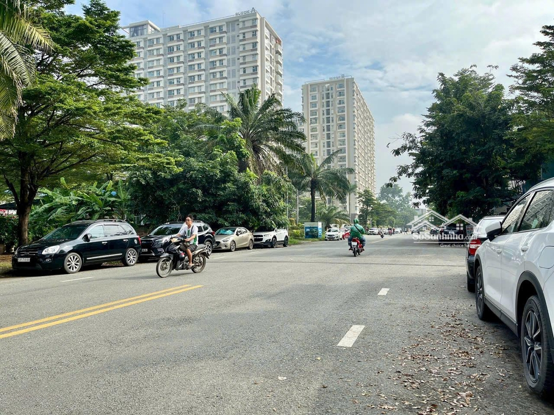 1 Lô Duy Nhất Mặt Tiền Đường D3 Kd Sầm Uất Giá: 11 Tỷ( Đối Diện Global City)