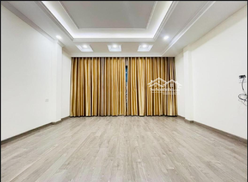 Cho Thuê Nhà Riêng Tại Phố Hoàng Cầu, 70 M2 X 6 Tầng, Có Thang Máy Đường Ô Tô Tránh. 25 Triệu/Th