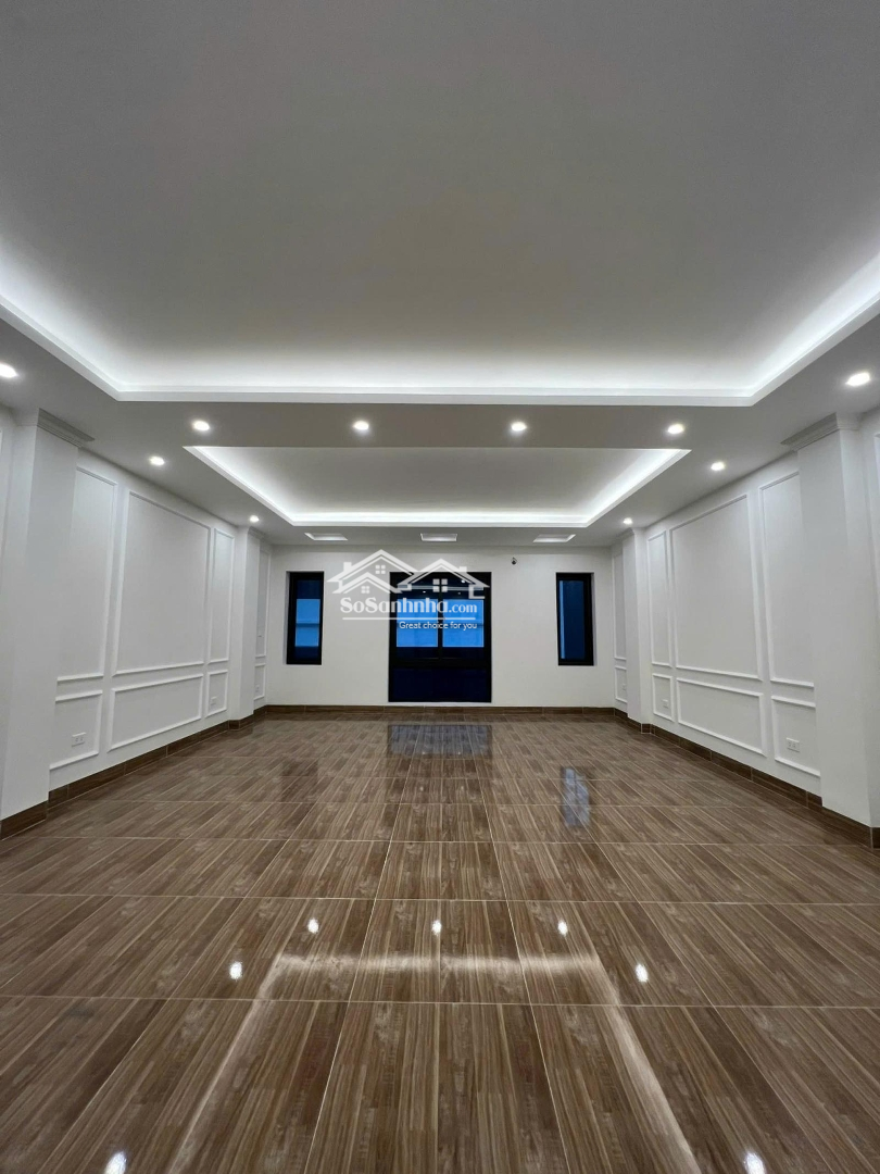 Cho Thuê 4 Sàn Văn Phòng Mặt Phố Nguyễn Khang Diện Tích 5Oo Mét Mặt Tiền 9 Mét Có Hầm
