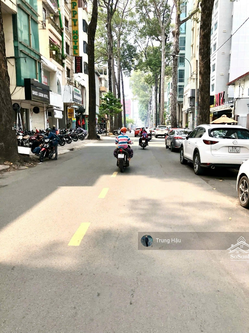 Bán Nhà Mặt Tiền Bùi Thị Xuân Quận 1 -Diện Tích18 X 39M =674M2 - Sẵn Gpxd 2 Hầm - 12 Tầng - Giá Bán 400 Tỷ