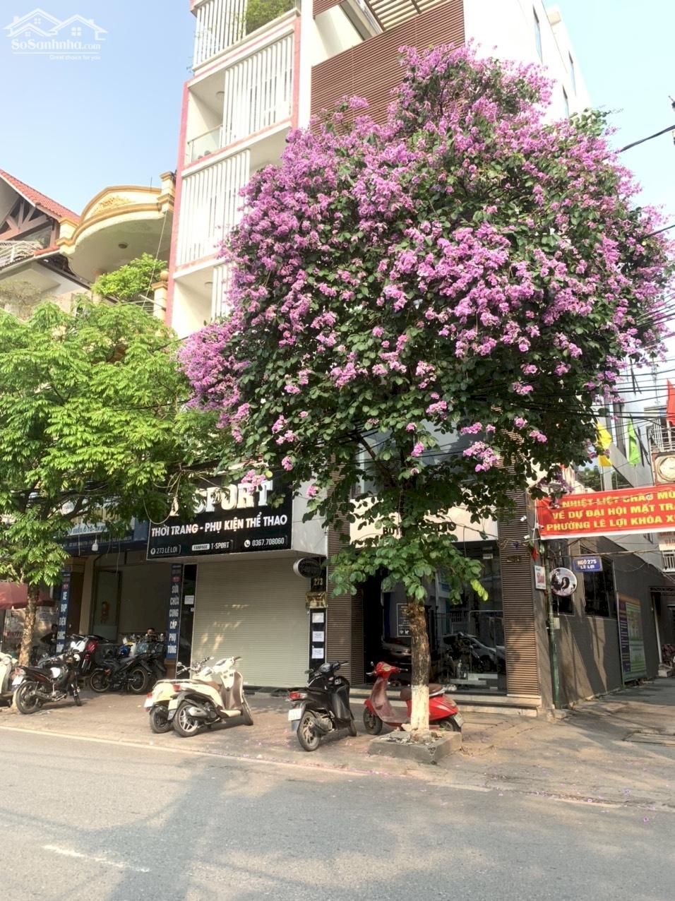 Cho thuê nguyên căn 3 tầng MT: 5m DT: 130m2 phố Hai Bà Trưng, thông sàn.