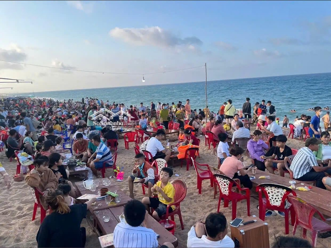 Bán Nhà Mặt Tiền Biển Làng Chài Lò 1, Đông Hòa, Phú Yên,Diện Tích135M2, Mặt Tiền 9M