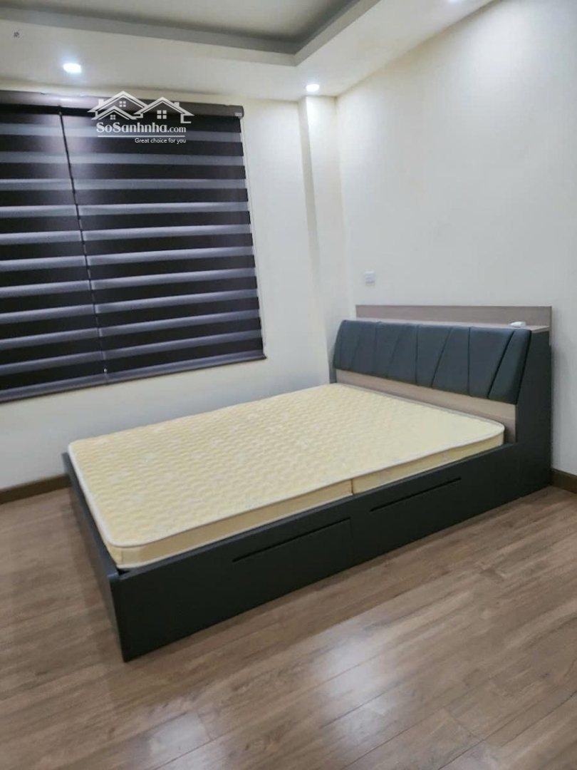 Mặt Phố Hoàng Cầu Giá Chỉ 300 Triệu/M2 Trung Tâm Quận Đống Đa, Vị Trí Đắc Địa Kinh Doanh Sầm Uất, 100M2
