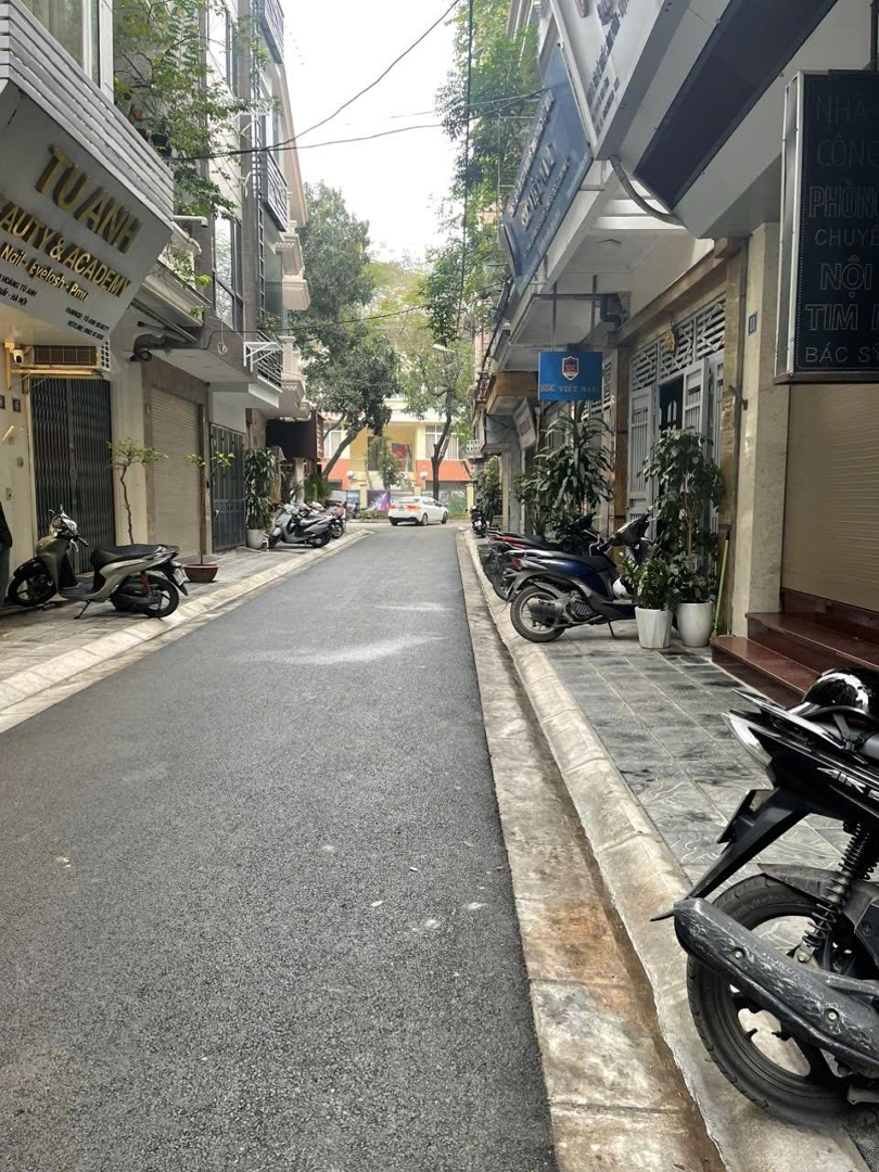 Cho Thuê Nhà Nguyên Căn Ngõ 199 Trần Quốc Hoàn 40M2X3T Chia 2P, Ô Tô Đỗ Cửa