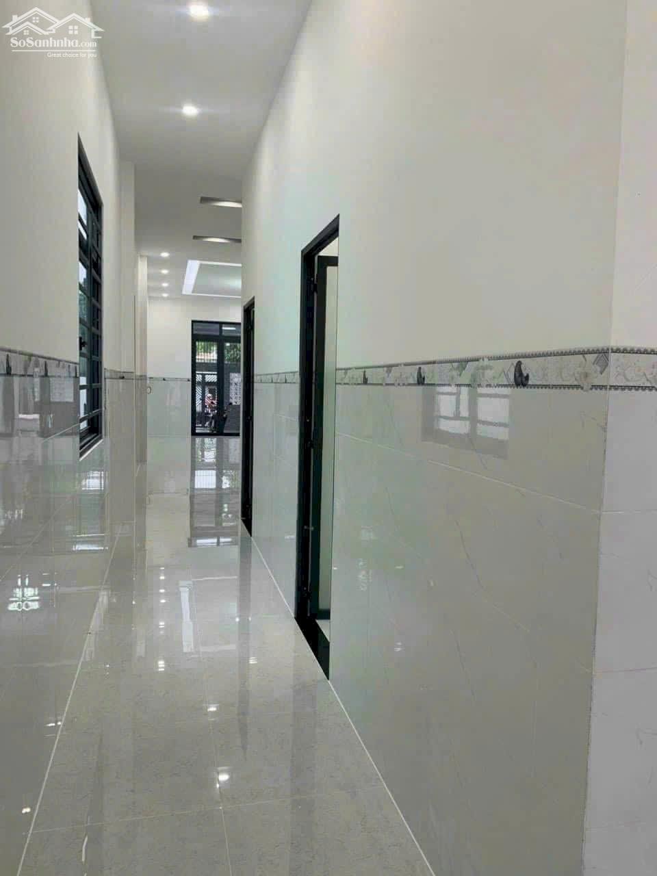 Cho thuê nhà sân vườn 300m2 đường Nguyễn Văn Trường