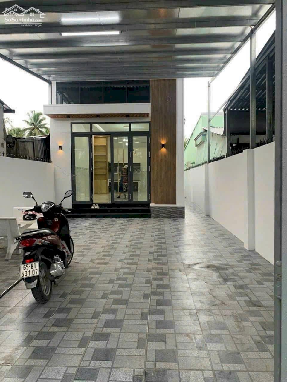 Cho thuê nhà sân vườn 300m2 đường Nguyễn Văn Trường